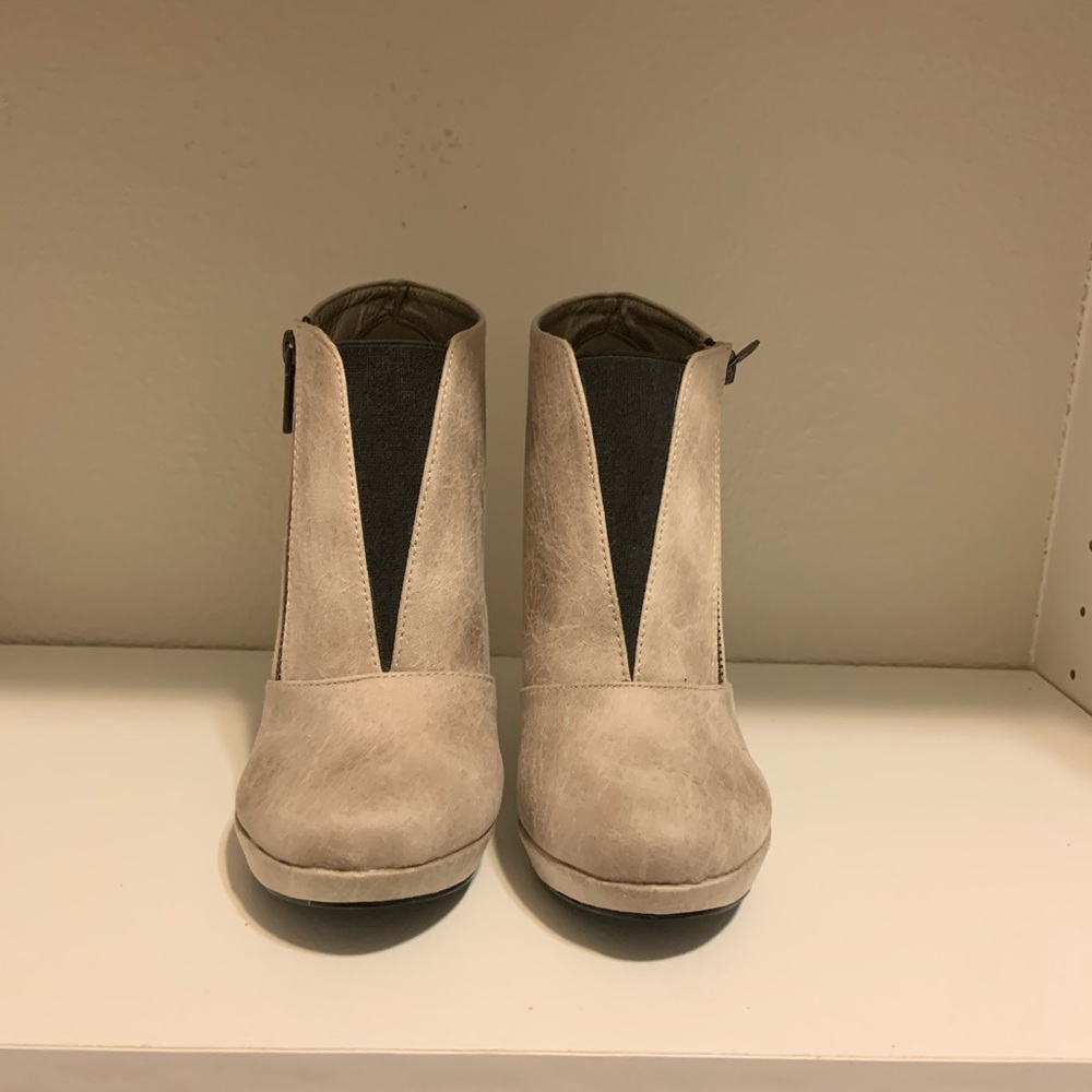 Pumps - Picture 5 of 5